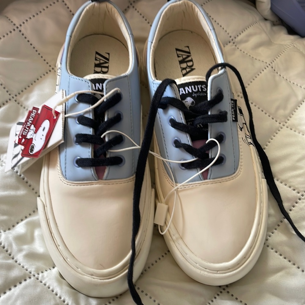 SNOOPY ® PEANUTS SNEAKERS